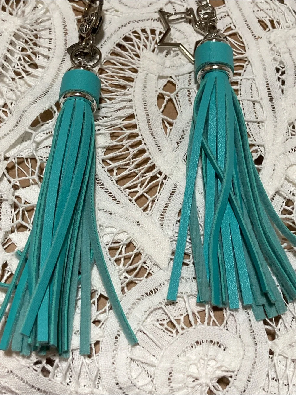 Handmade Teal Tassel Keychain - Unbranded